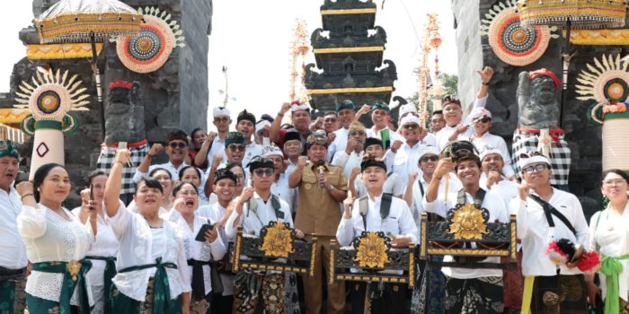 Bupati Tangerang Moch. Maesyal Rasyid meresmikan Pura Parahyangan Agung Bhuwana Raksati yang berlokasi di Desa Sodong, Kecamatan Tigaraksa. Selasa, (21/07/26)