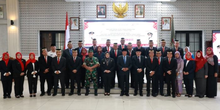 Photo Enam Pejabat Eselon 2 yang dilantik bersama Forkompinda Kabupaten Tangerang bertempat Aula Pendopo Bupati Tangerang, Jumat (31/7/26)